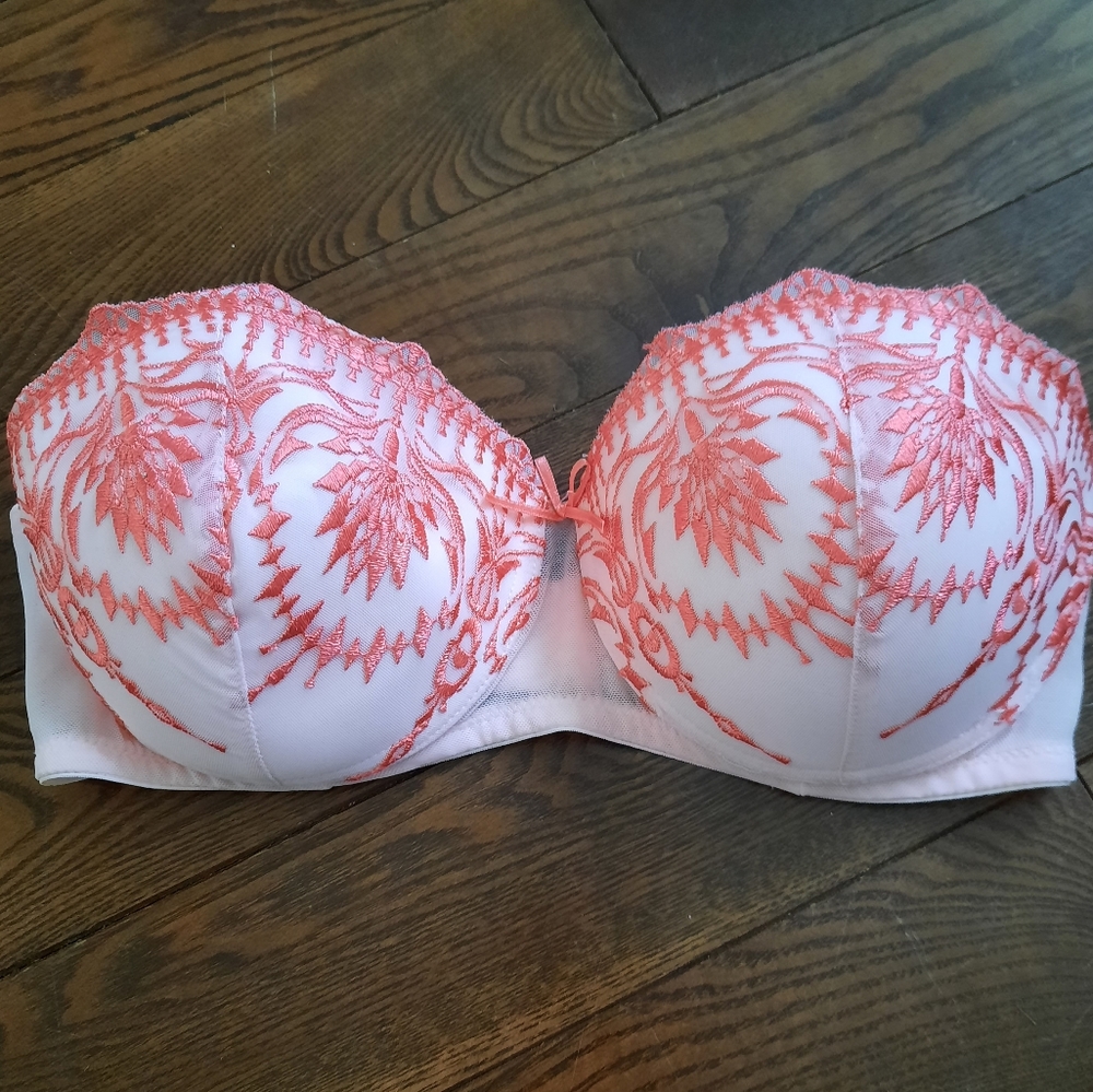 LIKE NEW:D34, la Vie en Rose Pushup bra, Pink 💗